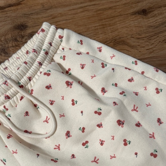 Women's Cream Athletic Shorts with Floral Print - Picture 5 of 5